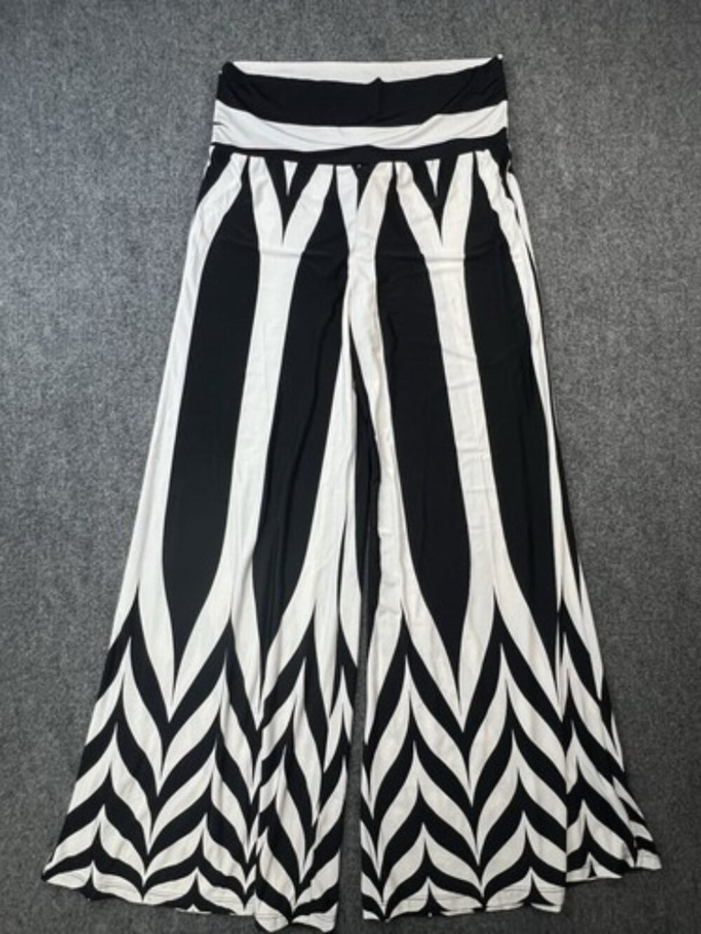 Moa Palazzo Pants Women’s Black White Geometric Wide Leg USA - XL